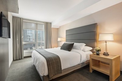 Paddy's Hotel room